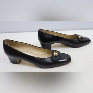 ETIENNE AIGNER Bow pumps size 9.5